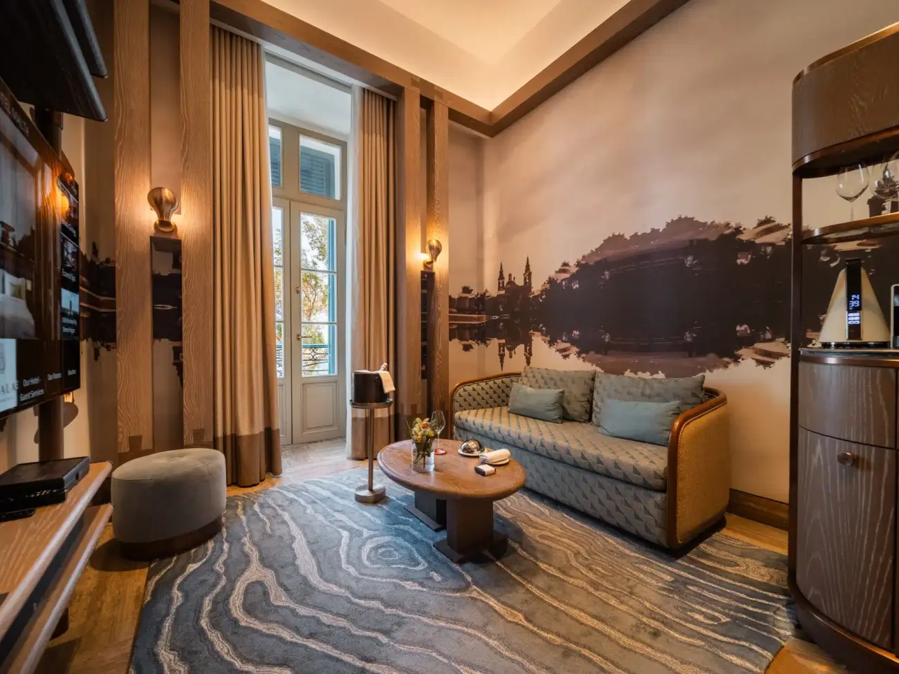 Image 1 - Grand Harbour View Suite