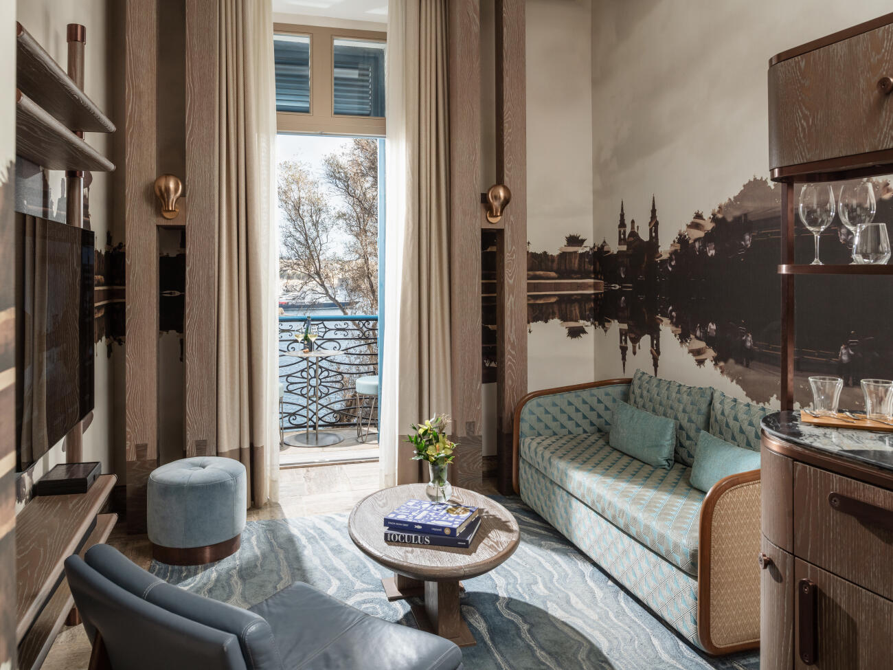 Image 1 - Grand Harbour View Suite