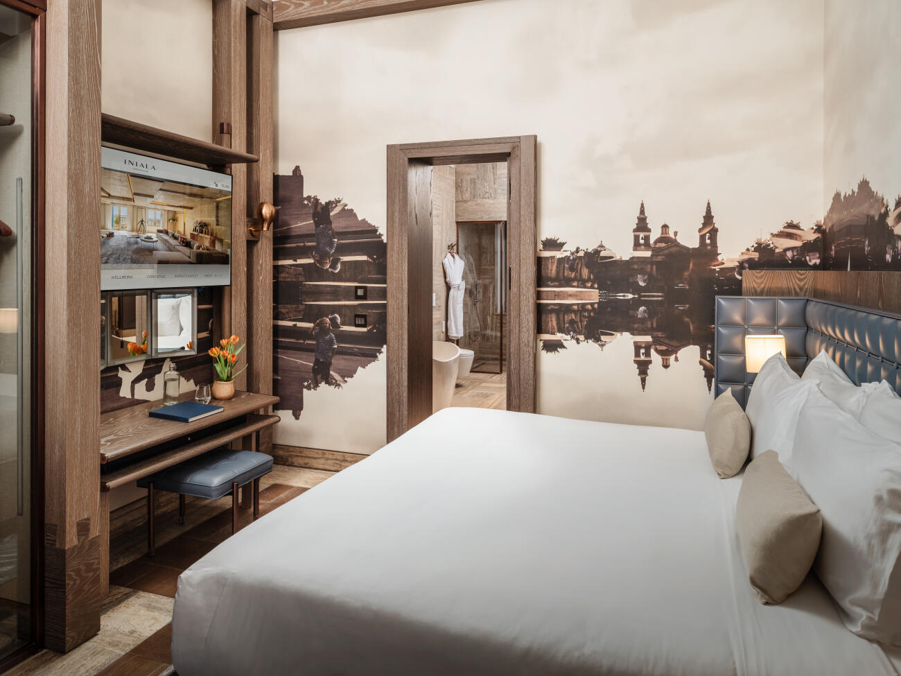 Image 2 - Grand Harbour View Suite