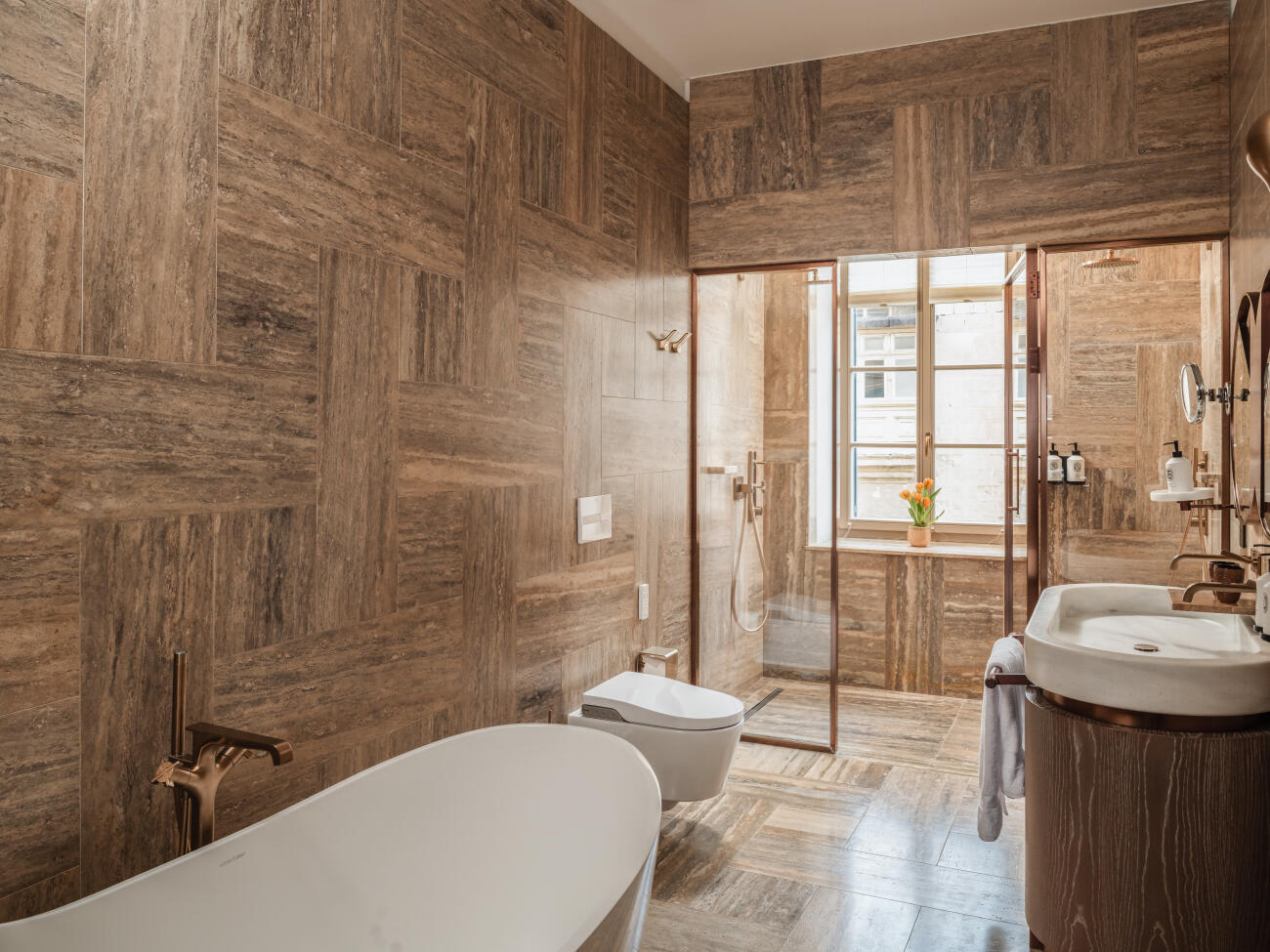 Image 3 - Grand Harbour View Suite