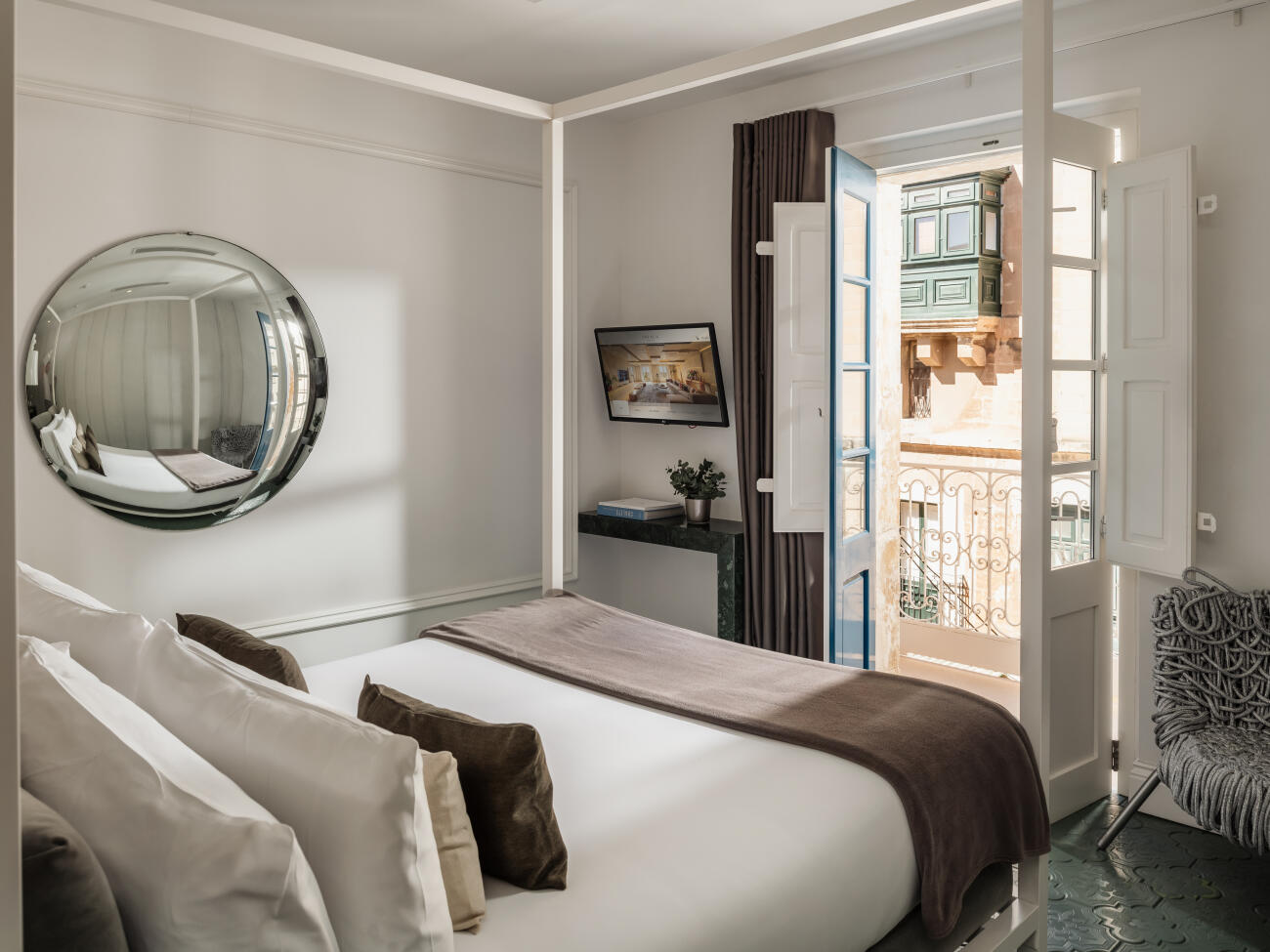 Image 3 - Hideaway Harbour View Suite