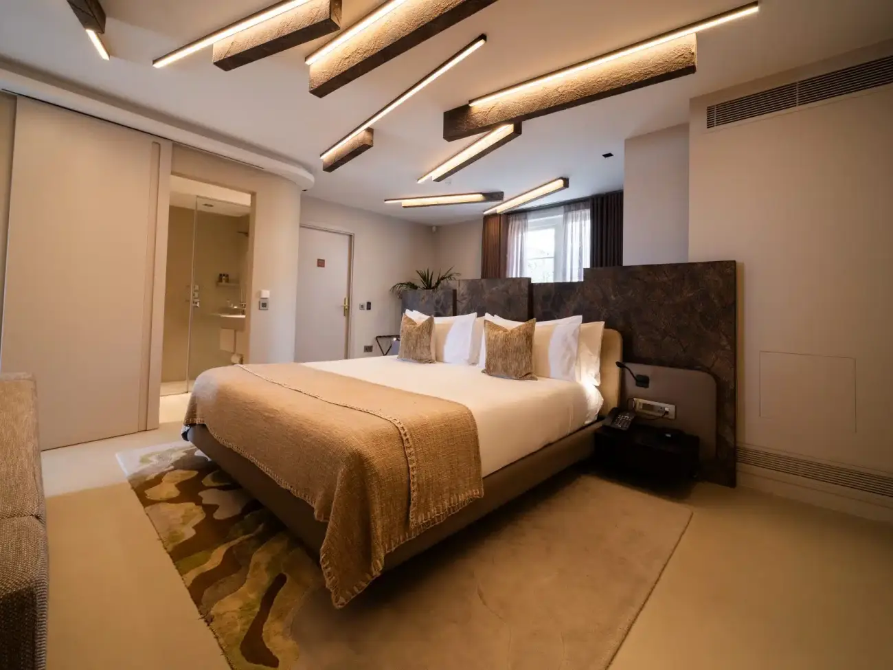 Image 4 - Iniala Modern Pool Suite