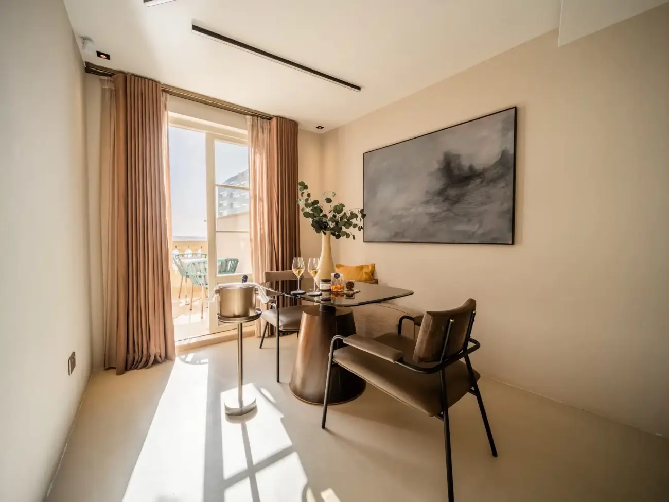 Image 6 - Iniala Modern Pool Suite