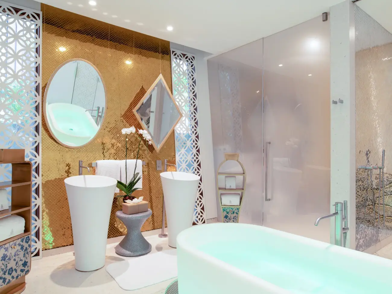 Image 3 - The Lotus Suite