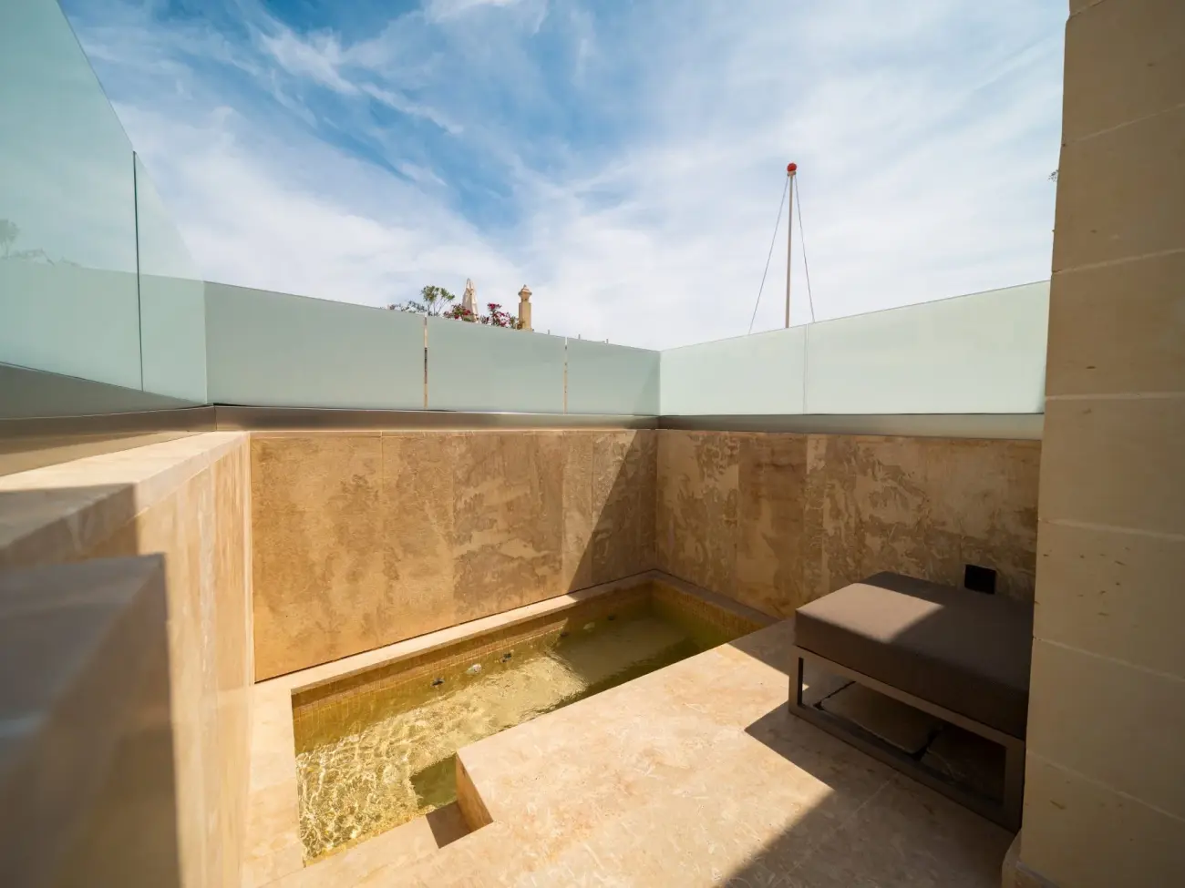 Image 5 - The Presidential Harbour View Residence With Plunge Pool