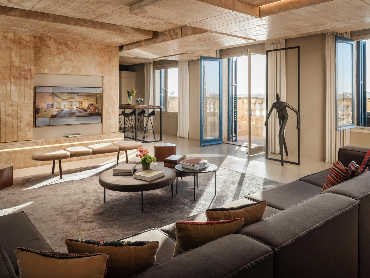 Image 7 - The Presidential Harbour View Residence With Plunge Pool