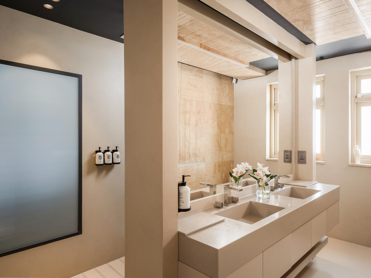 Image 10 - The Presidential Harbour View Residence With Plunge Pool